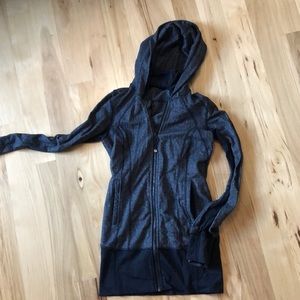 Lulu lemon grey and black jacket - size 4